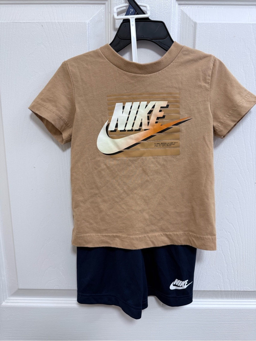 Nike Kids' Tan and Navy Blue Short Set, Size 3T